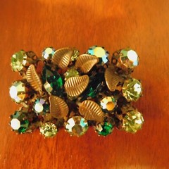 VTG. SIGNED AUSTRIAN EMERALD GREEN AURORA BOREALIS RHINESTONE BROOCH RECTANGULAR