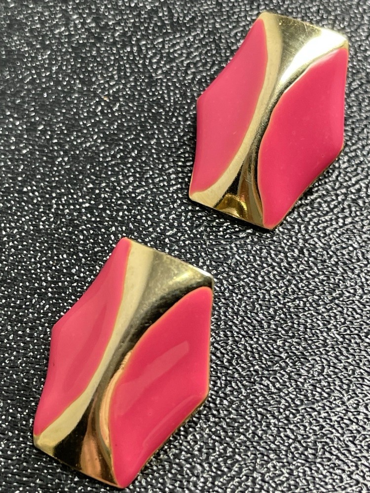 Vintage 1” Pink Enameled Gold Tone Abstract Earrings