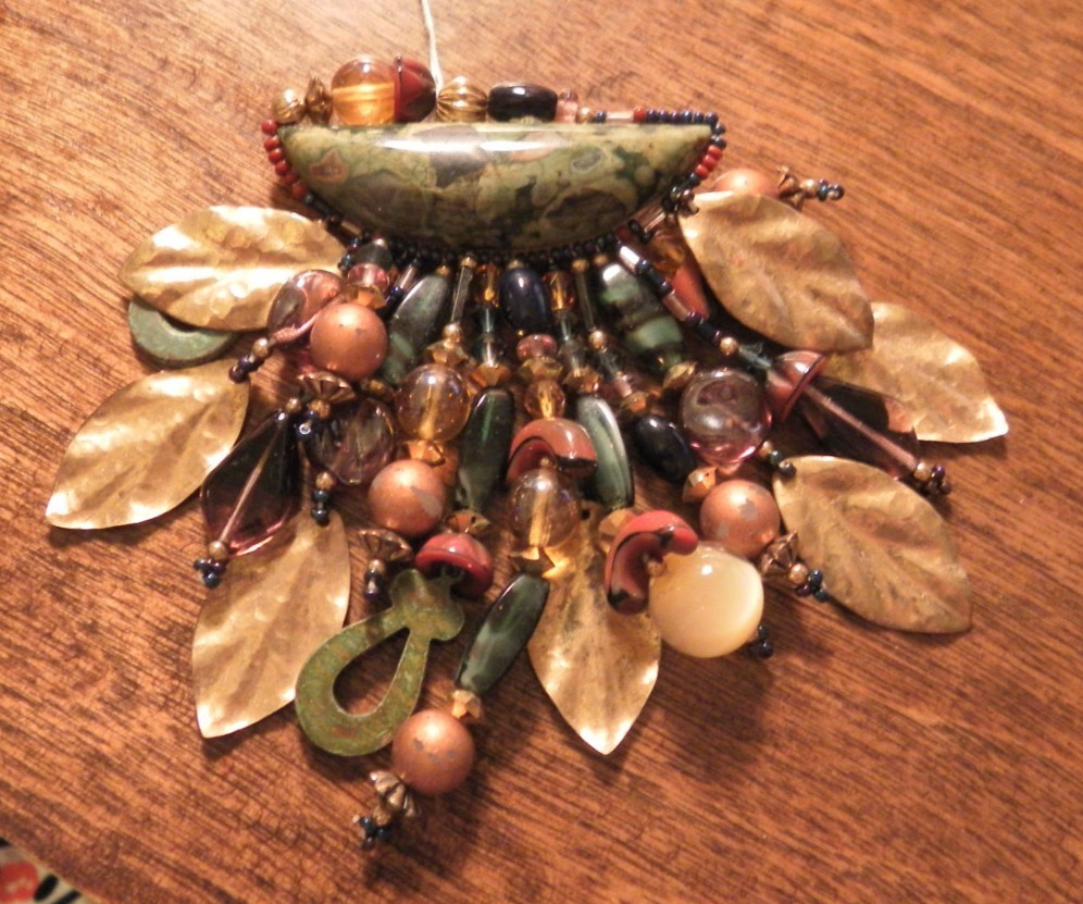 Vintage Chipita Agate Beads Metal Funky Fun Unique Dangling Pin