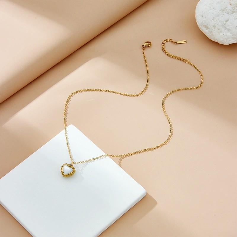 Gold Plated Vintage White Enamel 3D Heart Alloy Pendant Collarbone Necklace