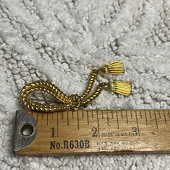 Vintage Avon Decorative Tassel Pin Brooch Gold Tone Knotted Rope Unsigned
