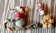 Lot Of 20 Vintage & Mod Christmas Costume Jewelry Pins Earrings Santa Trees Mice