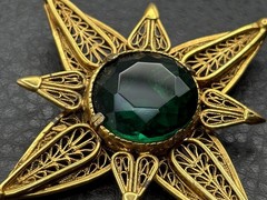 Vintage 80s HUGE Gold Tone Filigree Star Brooch Celestial Green Rhinestone Pin