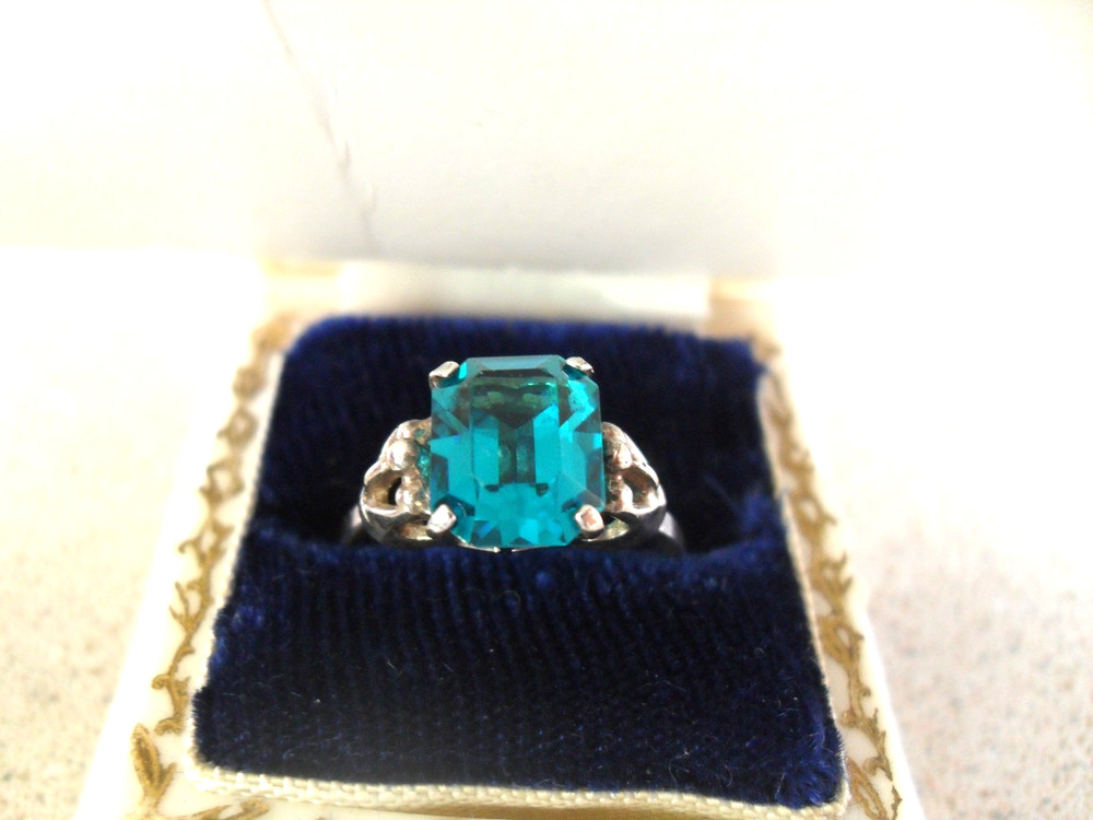 Vintage Sarah Coventry Ring Sterling Silver Teal Turquoise Blue Stone Adjustable