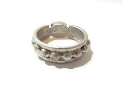 Ring Silver Tone Black Glass and Vintage Metal Bumpy Style Band Vintage Size 7