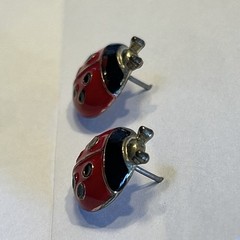 Vtg Lady Bug Enameled 1980’s Beetle Pierced Earrings Studs 1 Inch Unbranded