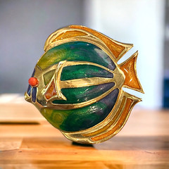 LC Lauren Conrad ENAMELED FISH PIN Tropical Multicolored Gold Brooch