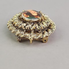Vintage Cameo Brooch Pendant Lady Portrait Oval Gold Tone Textured Domed 1.5″