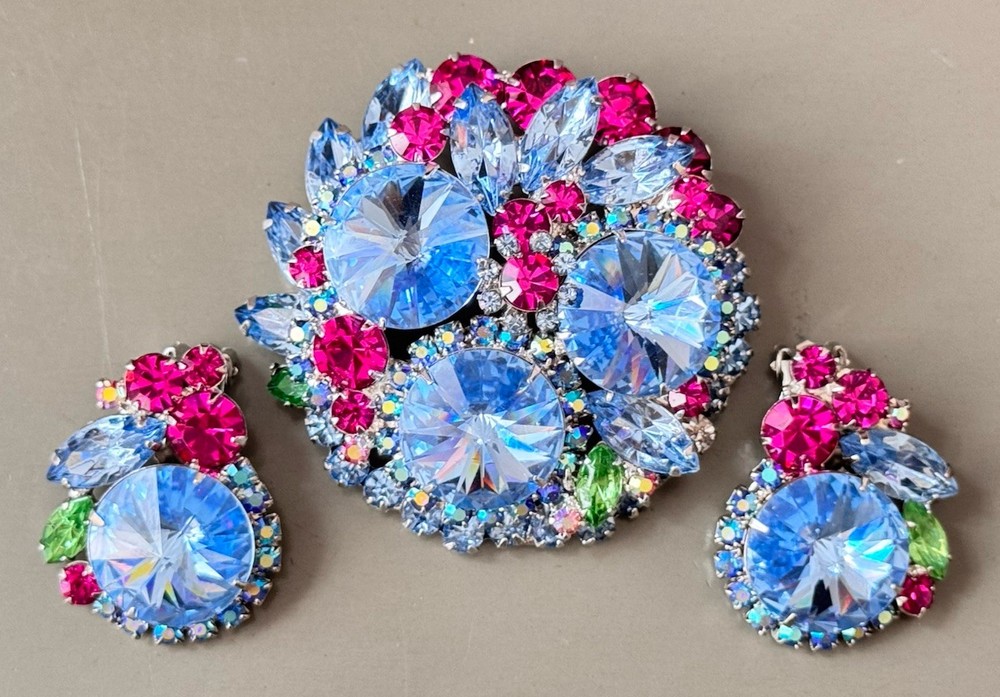 RARE Vintage Verified JULIANA D&E Ice Blue Rivoli Stone Brooch & Earring Set