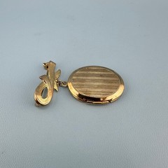 Vintage Photo Locket Brooch Pin Gold Tone Etched Stripe Dangle Bow Ribbon 1.75″
