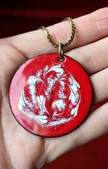 RED Enamel WHITE Heart Swirl Copper Vintage Pendant 24″ Gold Tone Necklace