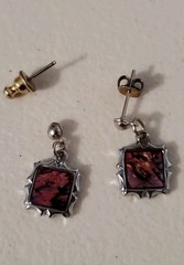 Vintage Unbranded Pair Of Earrings **
