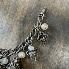 Vintage Chunky Faux Pearl Charm Bracelet 1950’s Etruscan 7.5”