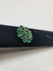 Vintage Gold Tone Green Emerald Faceted Glass Cluster Brooch Pin 1.5 Inches