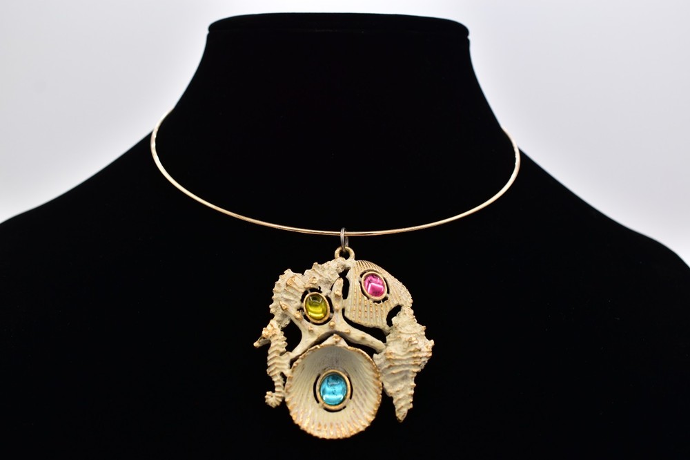 Vintage Cabochon Seashell Pendant Necklace Gold Choker Starfish Seahorse BinG