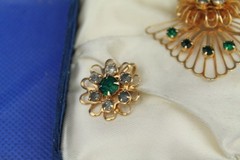 1950’s Vintage Jewels of Elegance Emerald Simulant Brooch & Earring Set