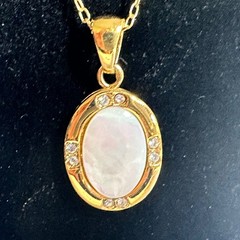 VTG Lady Remington Mother of Pearl & Rhinestone Pendant Necklace PAJ BB Chain