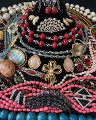 LARGE LOT ESTATE VINTAGE & NOW JEWELRY ALL WEARABLE MANY SIGNED OVER 40 PCS