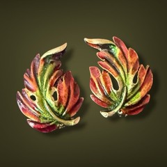 Leaf Clip On Earrings Enamel Vintage Mid Century Gold Tone Red Green