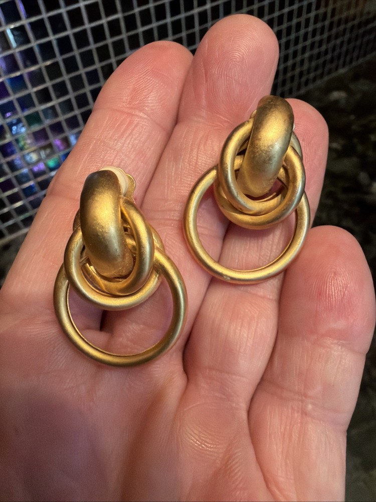 Vintage Erwin Pearl Signed Clip On Earrings Matte Gold Tone Modern Grad. Hoops A