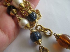 Vintage 1980’s gold plate cable chain Mogul Jewel tone Glass Necklace 28 in