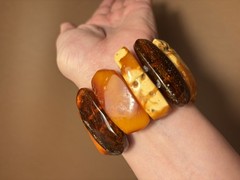OLD GENUINE BALTIC AMBER BRACELET 51g.