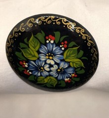 Vtg. Handpainted Floral Black Lacquered Brooch Made In Russia Signed