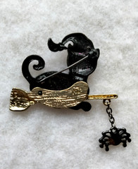 Vintage KC Halloween Cat On A Broomstick Brooch (131 – 2006)