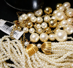 Huge Vintage Faux Pearl Jewelry Lot 4 lbs 30 Necklaces Bracelets 40 Piece Lot