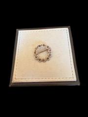 Antique Signed Carter, Gough & Co. 14K Yellow Gold Daisy Wreath Small Brooch