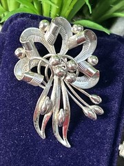 Vintage Sterling Silver Leaf & Ribbon Brooch Pendant / Pin, 8g, Mid-Century 2”