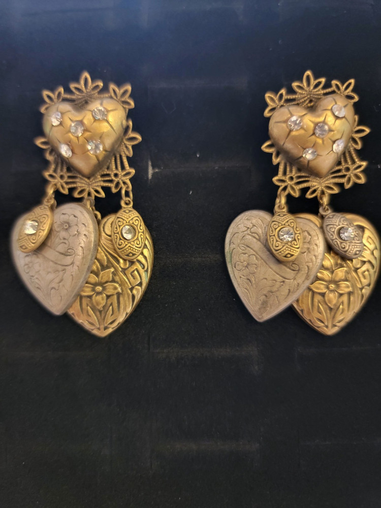 Vtg Art Nouveau Victorian Revival Triple Heart Charm Dandling Clip On Earrings