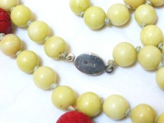 CHINESE VINTAGE CINNABAR JADE BEAD NECKLACE CARVED AMBER PENDANT, Silver Clasp