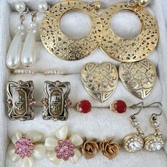 Vintage Earrings Lot 30 Pairs Gold Tone Post Rhinestone Flower Romantic Cute