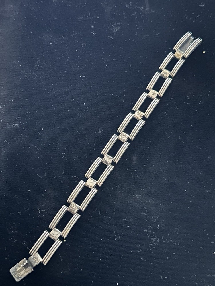 Vintage 800 Silver Link Line Embossed Bracelet 7 and 3/8” Long 15.48 Grams