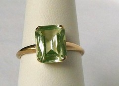Vintage 1940s Uncas 10k Gold Lime Green Spinel Ring Nice Bright Color Size 7.25