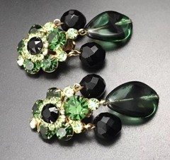 Rare Juliana D&E Green & Black Glass Dangle Clip Earring Book Piece. #1486