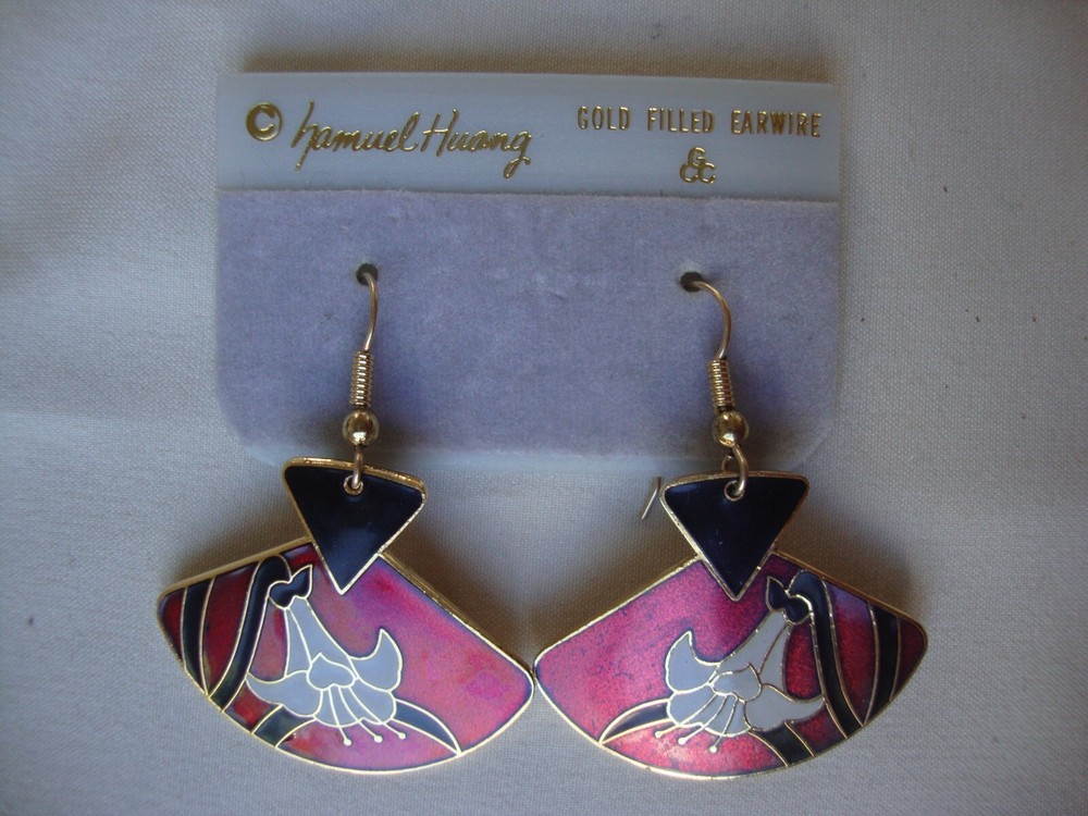 VINTAGE 1970s SAMUEL HUANG DESIGNER CLOISONNE IRIS BLACK CREAM & RED EARRINGS