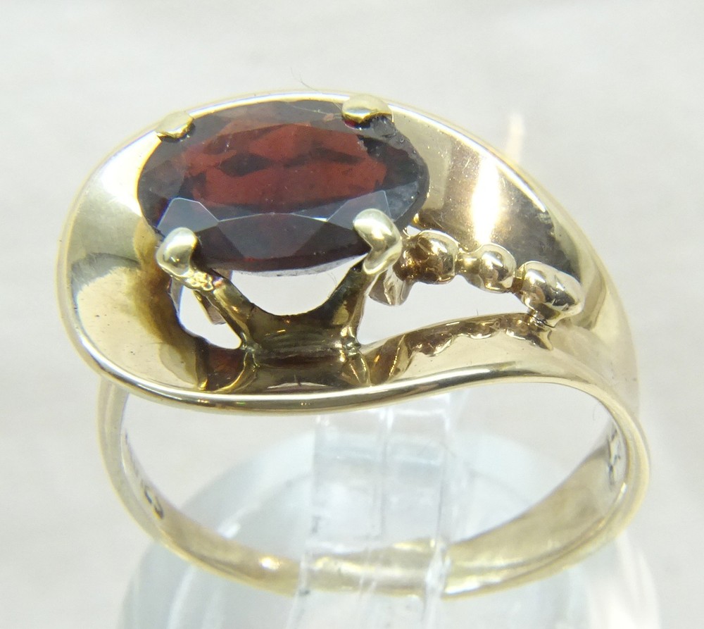 Vintage Unique MCM Tasco 14 K Gold 2 ct Oval Garnet Sz 6.5 Modernist Ring