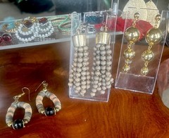 VTG Retro Boho Variety Of Earrings Lot 43 Pairs Dangle, Statement, Mixed Metals