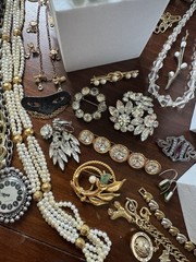 Vtg To Now Rhinestone Costume Jewelry Lot Hollycraft Mosaic Goldette 100+ Pcs