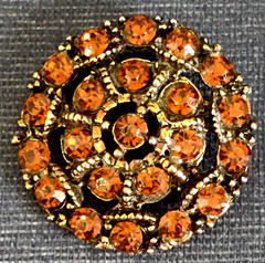 Antique 1⅝” CIRCLE BROOCH ~ 22 0.5mm Topaz Gemstones ~ Gold Tone Domed Setting