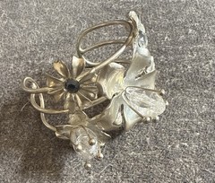 Vintage Flower Braelet w/ Rhinestones
