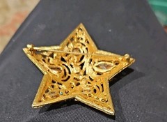 La Roco 1950s Star Brooch Colorful Gold Tone Rhinestones Textured Gold Plate