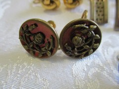 VINTAGE ESTATE JEWELRY 75 PAIR ALL OLD SCREW ON EARRINGS CROWN PARROT BUTTERFLY