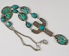 Vintage Southwestern Style Necklace Silver Tone Turquoise Color Cabochons Cactus