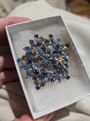 Vintage JULIANA Brooch Layered Hues of Blue Rhinestone Beautiful Gold Tone