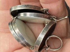 Vintage Carved Oval Link Carved Mother Of Pearl 7-7.5″ Bracelet Toggle