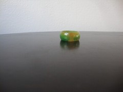 VINTAGE 1970s HONG KONG MULTICOLOR JADE AGATE 10 MM BAND SZ 8.75