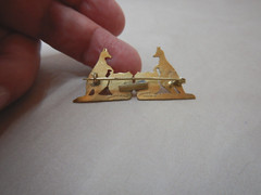 EARLY VINTAGE AUSTRALIAN GILDED DOUBLE KANGAROO BROOCH BY MILLERS SYDNEY 3725